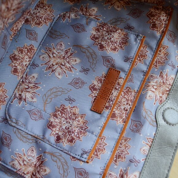 Hobo Kingston Gray Suede Bag - Picture 16 of 16